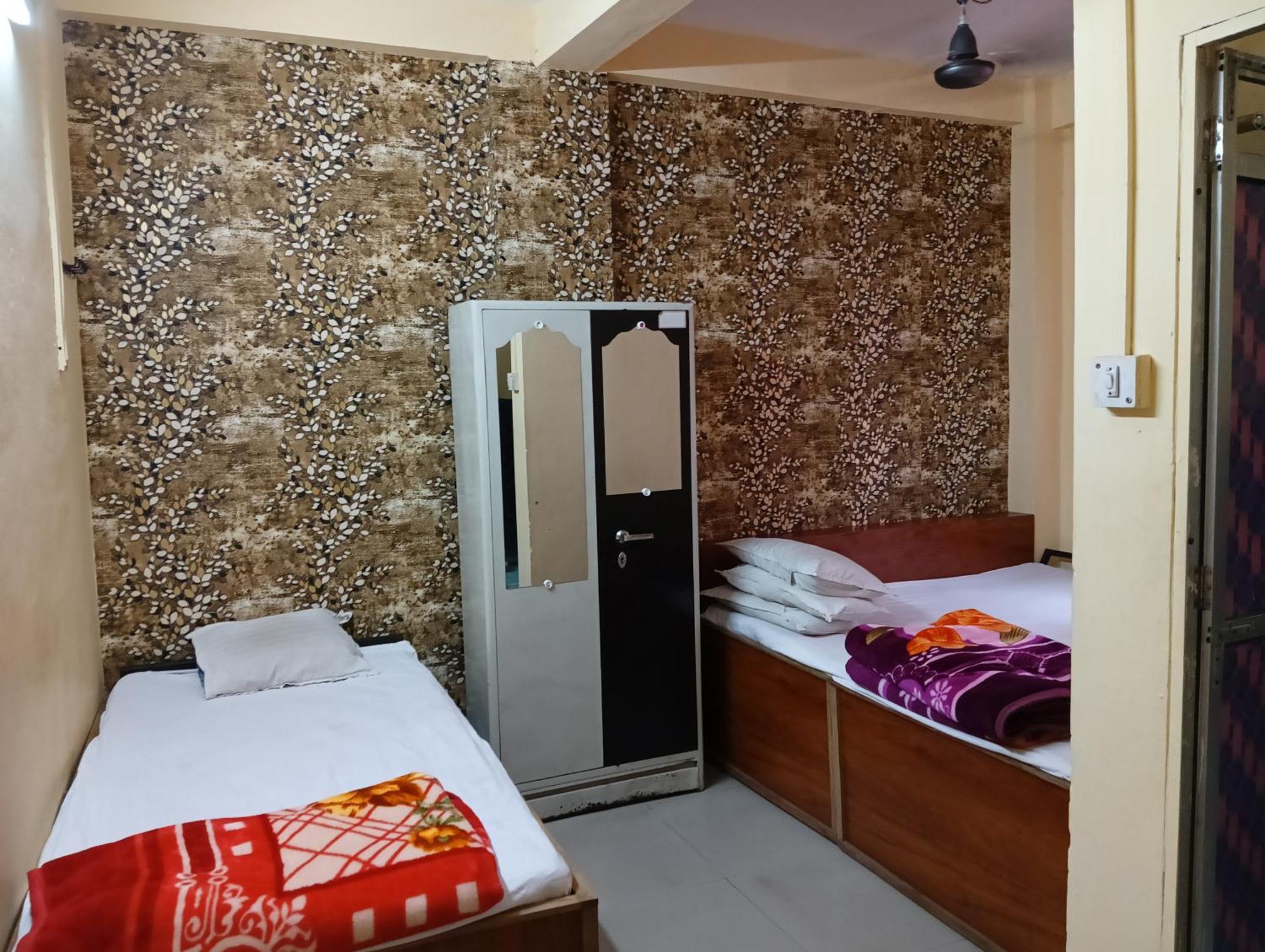 Hotel Avantika Ujjain Bagian luar foto